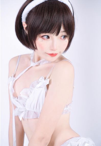 年上大佬掌心宠女儿救妈妈短剧